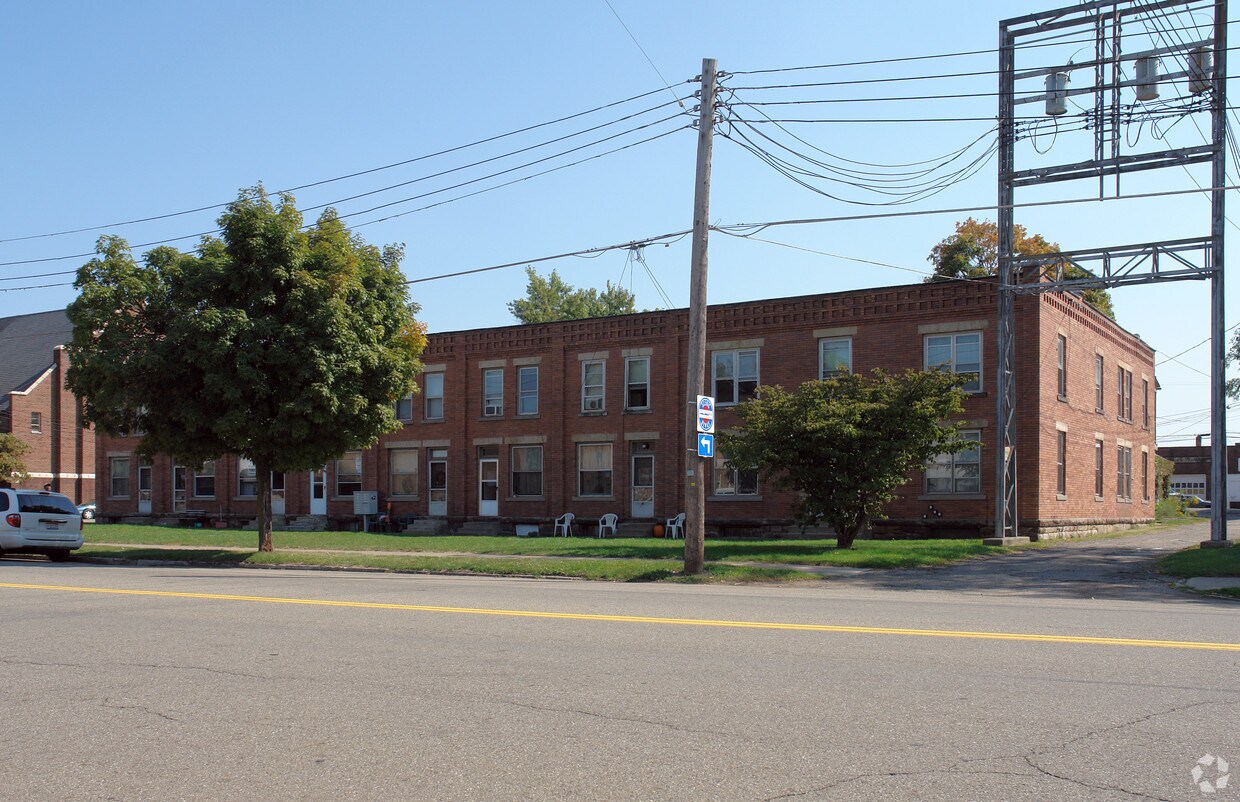 Primary Photo - 41-47 Tremont Ave SE