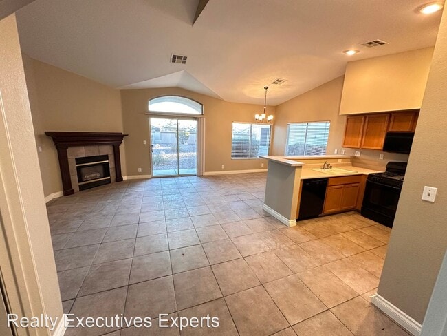 Building Photo - 2 br, 1 bath House - 7201 Indian Creek #104