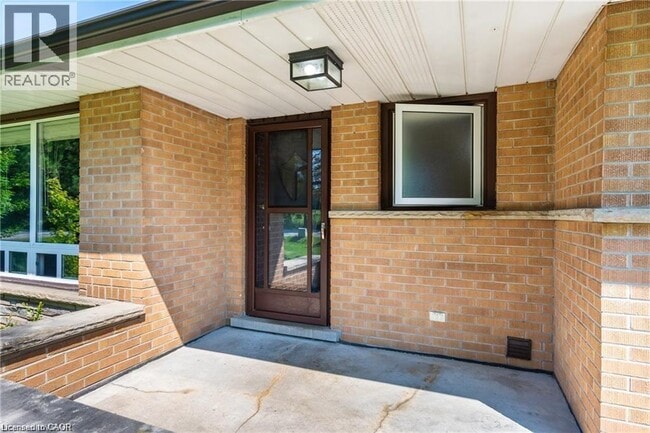 Building Photo - 1398 Doon Village Rd