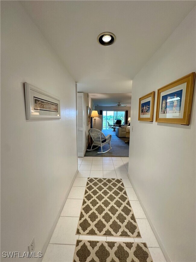 Foto del edificio - 320 Horse Creek Dr