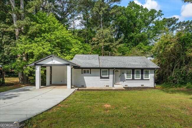 Building Photo - 2223 Columbia Dr