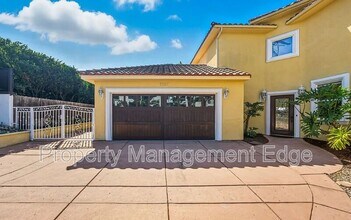 Building Photo - 1107 Las Flores Dr