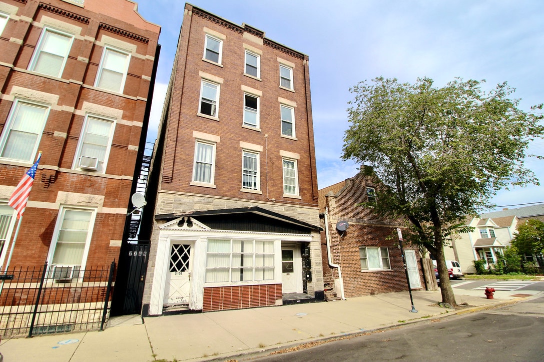 Primary Photo - 2302 W 19th St