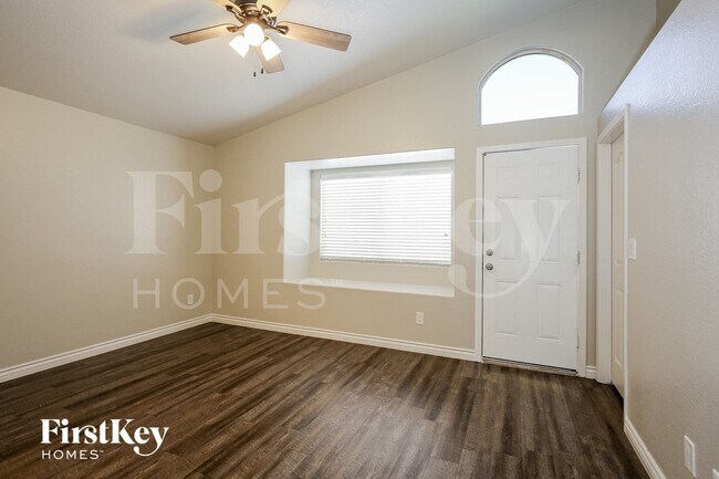 Building Photo - 890 Prairie Grass Dr