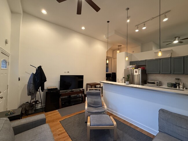Foto del edificio - 1732 W 17th St