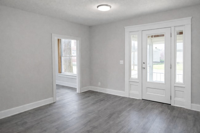 Building Photo - 2BR Canton Duplex