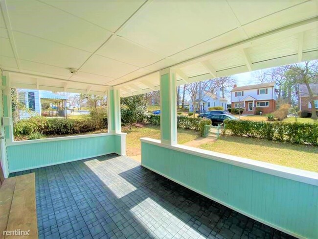 Building Photo - 3 br, 2.5 bath House - 1728 Evarts St NE