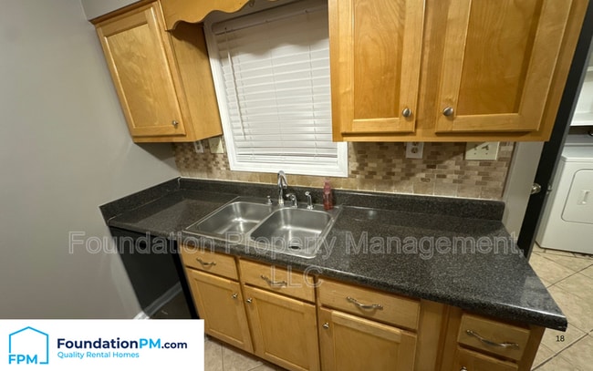 Building Photo - 4022 Chinaberry Cove
