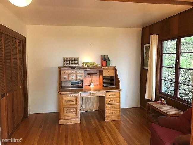 Building Photo - 3 br, 1.5 bath House - 430 Panoramic Way