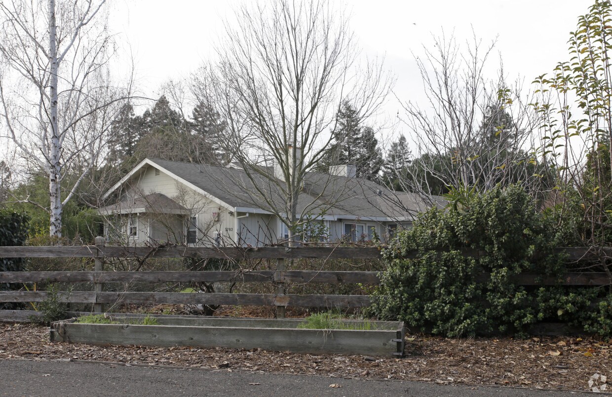Primary Photo - 5702 Hatchery Ct
