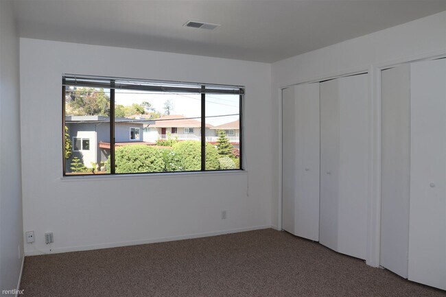 Building Photo - 3 br, 2 bath Duplex - 20 Mooring Road
