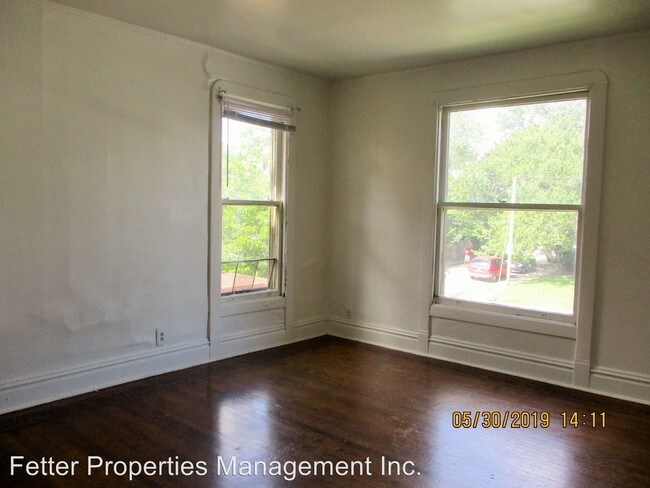 Building Photo - 803 SE Riverside Dr