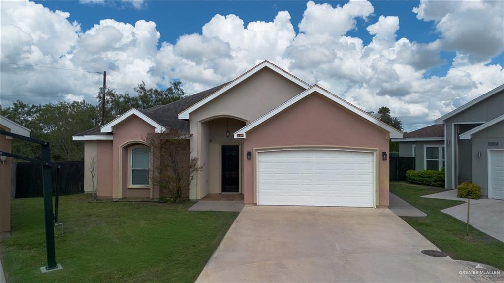 Foto principal - 605 S Excalibur St