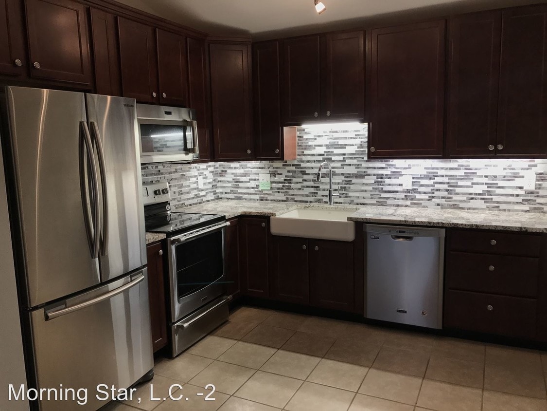 Primary Photo - 1218 Creve Coeur Crossing Ln