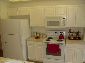 Building Photo - 9582 Hemingway Ln