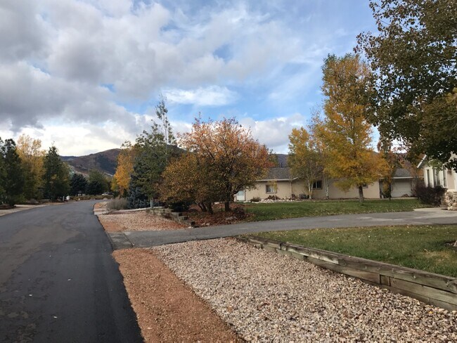 Foto del edificio - 1352 Pheasant Way