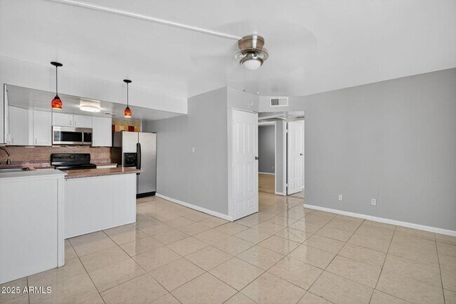 Foto del edificio - 21622 N 23rd Ave