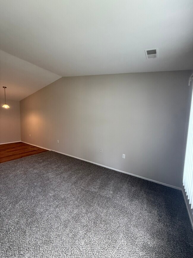 Foto del edificio - 1256 Oxford Manor Ct