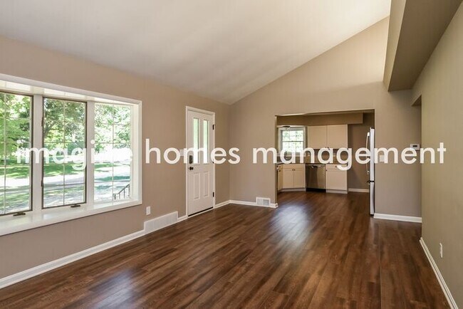 Foto del edificio - 32819 Baldwin Rd