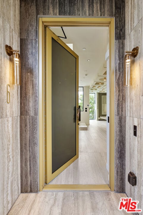 Building Photo - 1021 N Ogden Dr