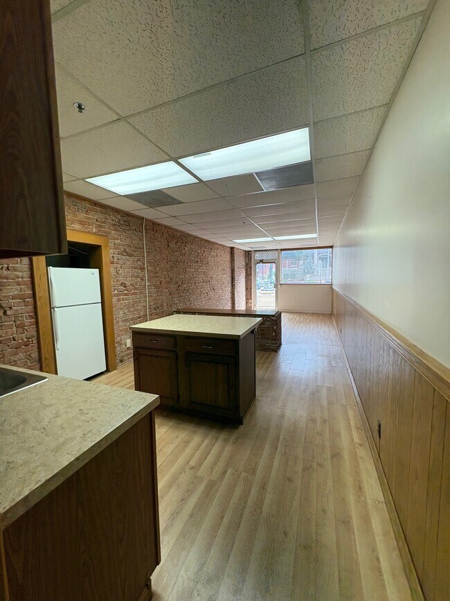 Foto del edificio - 218 W Central Ave