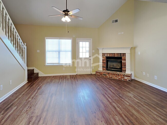 Building Photo - 1400 Pendulum Drive North