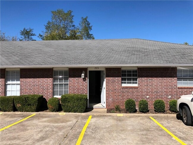 Building Photo - 775 S Rose Ave