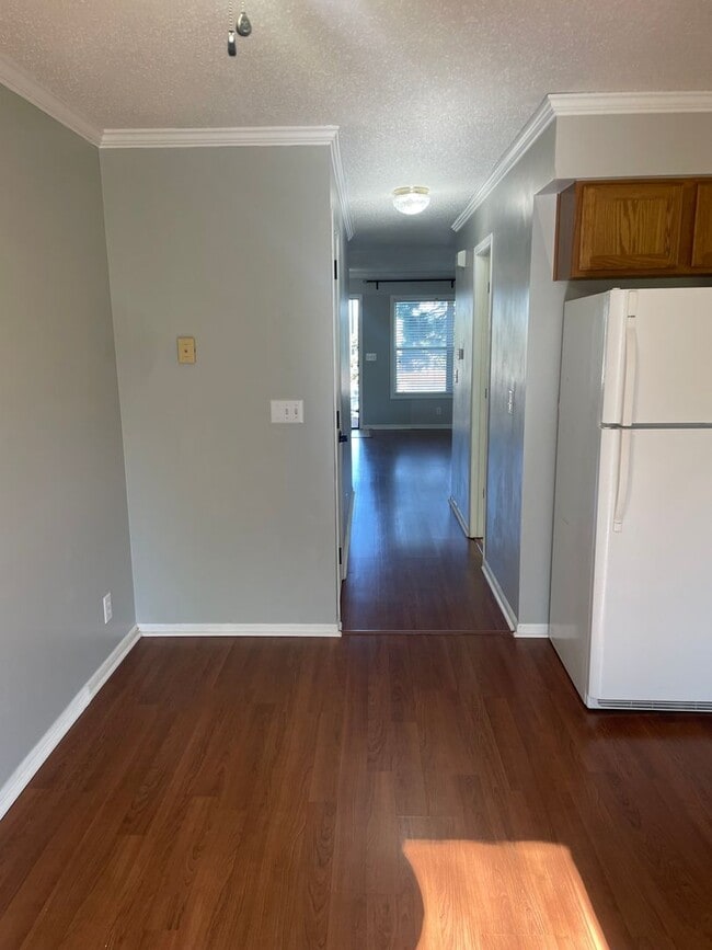 Building Photo - Townhouse for rent 2 bed 1.5 bath Castle Rock Co