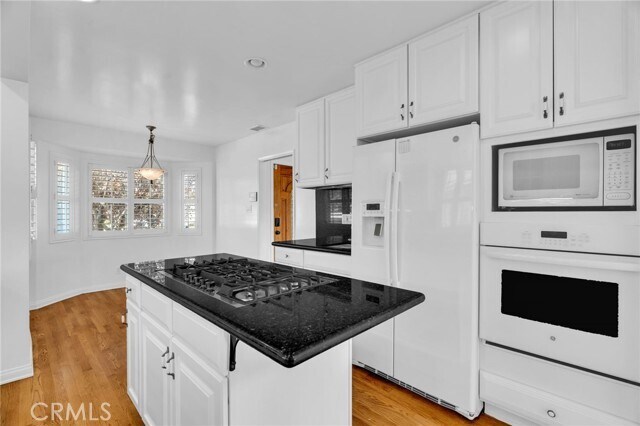 Foto del edificio - 4114 Artesia Blvd