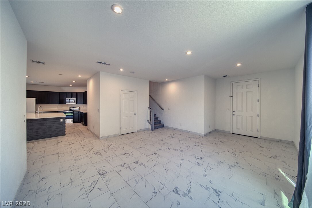 Foto del edificio - 3821 E Weld Ave
