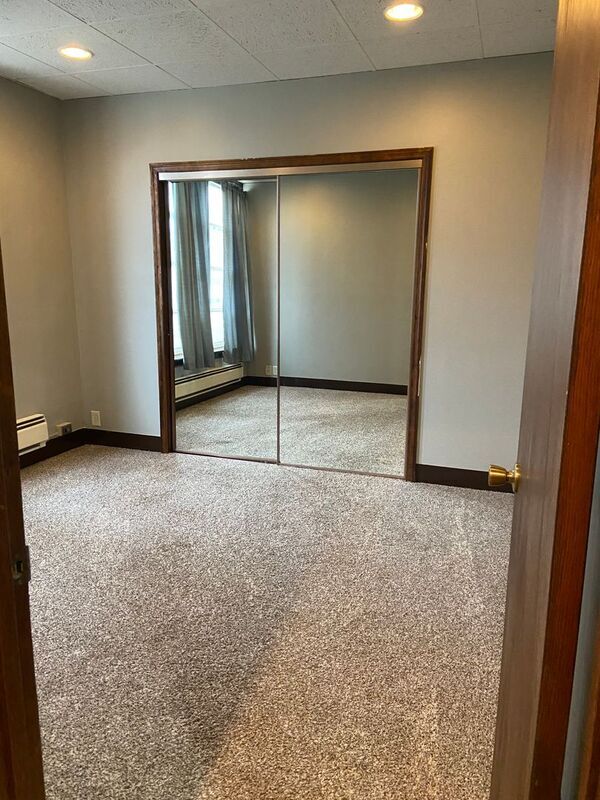Building Photo - 5402 S 77th St