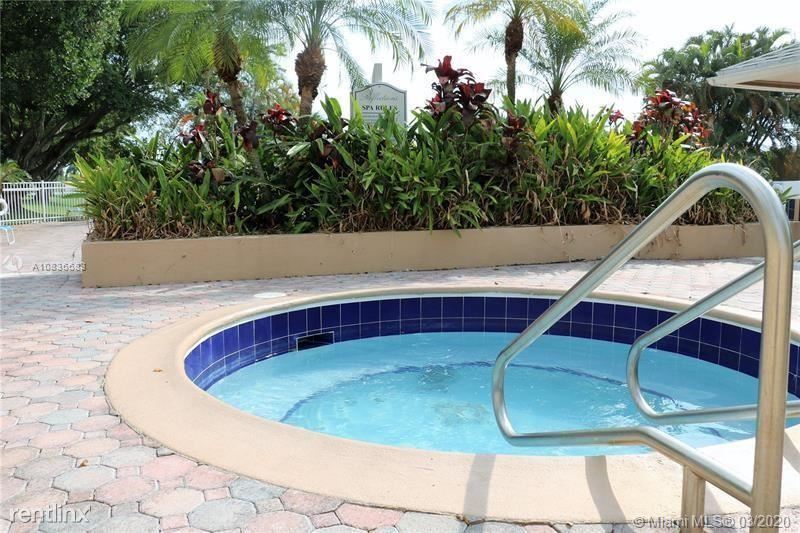 Foto del edificio - 2 br, 2 bath Condo - 2301 NW 96th Ter