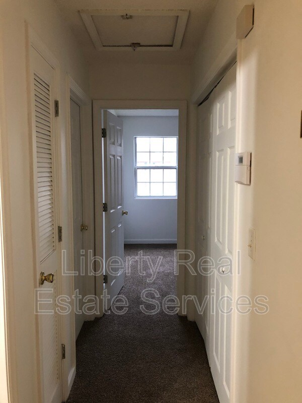 Building Photo - 134 Rolland St