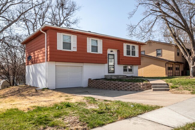 Building Photo - 7118 S 33rd St