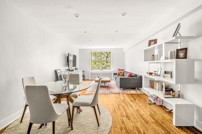 Photo - 309 E 87th St Apartment