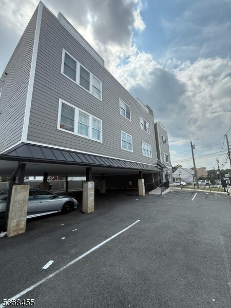 Foto del edificio - 285 E 17th St