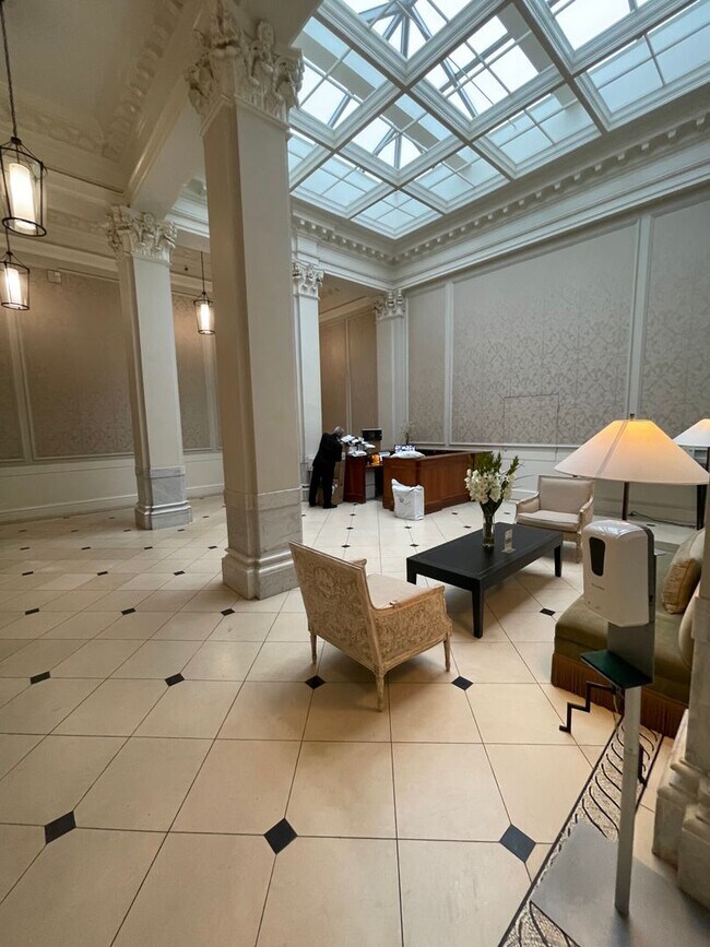 Foto del edificio - Beacon Hill One Bed Available Now - No Bro...