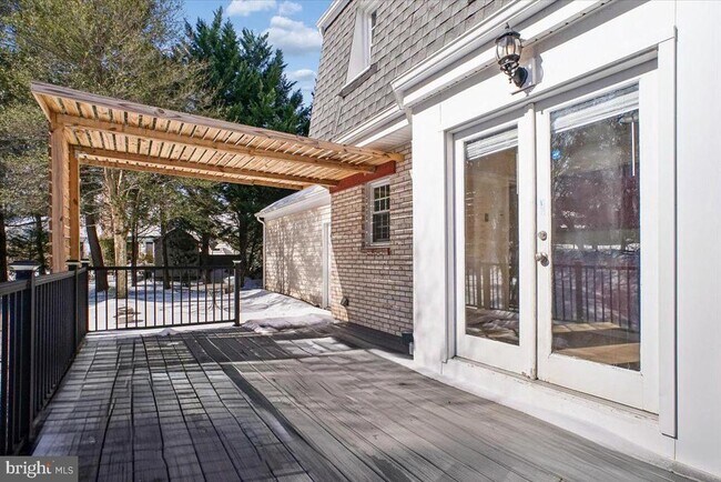 Foto del edificio - 1221 Forestville Dr