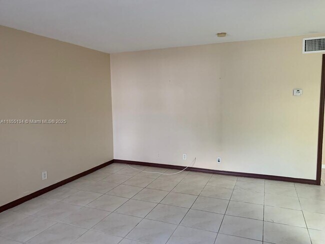 Foto del edificio - 4951 Wedgewood Way
