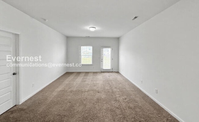 Foto del edificio - 104 Emma Grace Ln