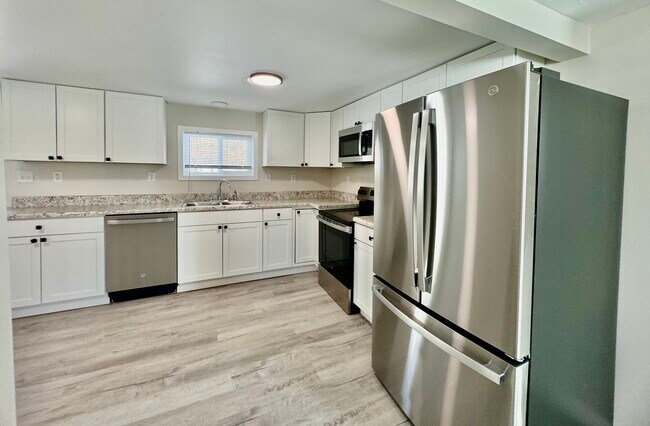 Foto del edificio - 1070 Hightop Rd