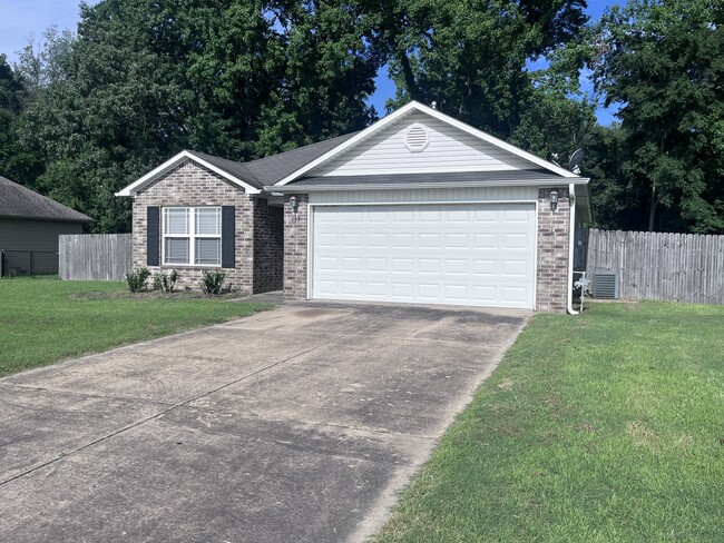 Building Photo - 133 Meadow Dr