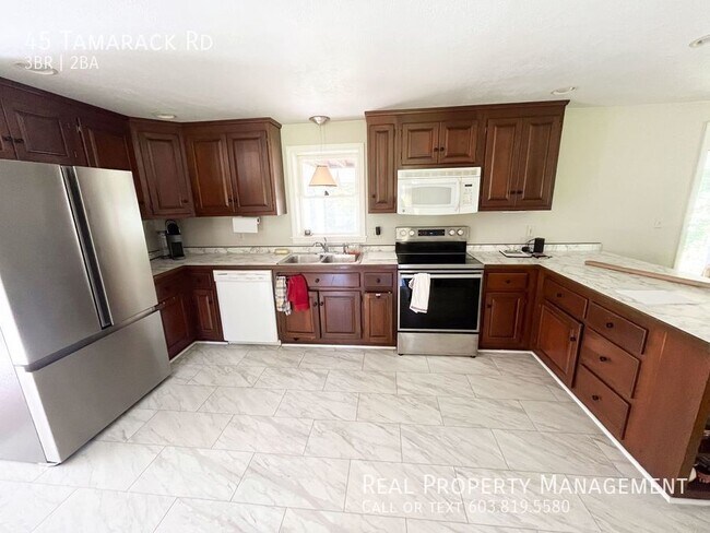 Foto del edificio - Cozy 3-Bedroom Cottage with Expansive Yard...