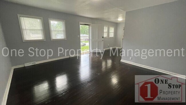 Foto del edificio - Charming 3-bedroom, 1-bath in Gladstone