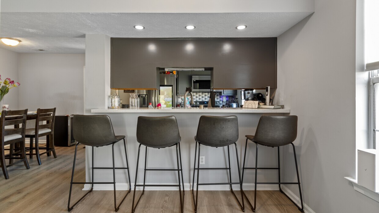 Foto principal - 5729 Marshall Ave