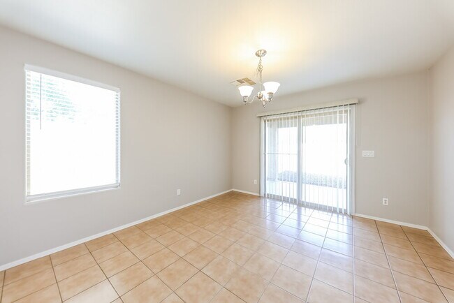 Building Photo - 17746 W Red Bird Rd