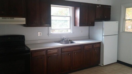 Building Photo - 52 Fernwood Ave