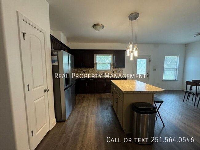 Building Photo - 12876 Pearsons Pl Dr