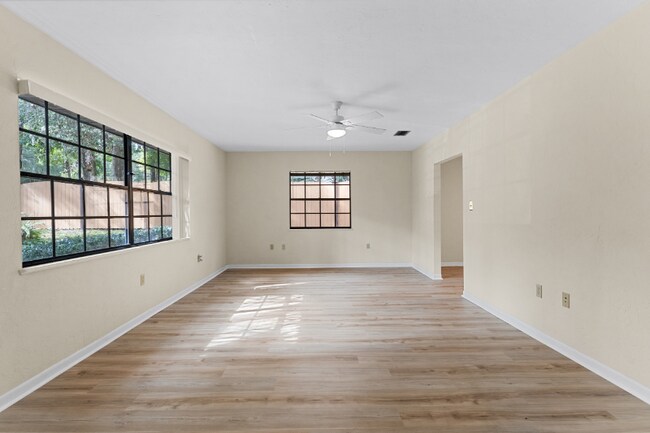 Building Photo - 2806 NW 16th Ave