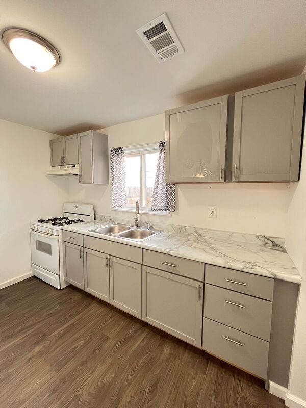 Foto del edificio - 6746 Westwood St